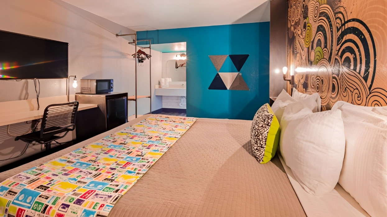 1 Queen Bed Non-Smoking