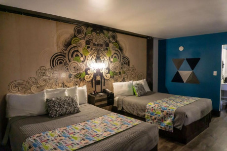2 Queen Beds Non-Smoking Accessible Walk-In Shower